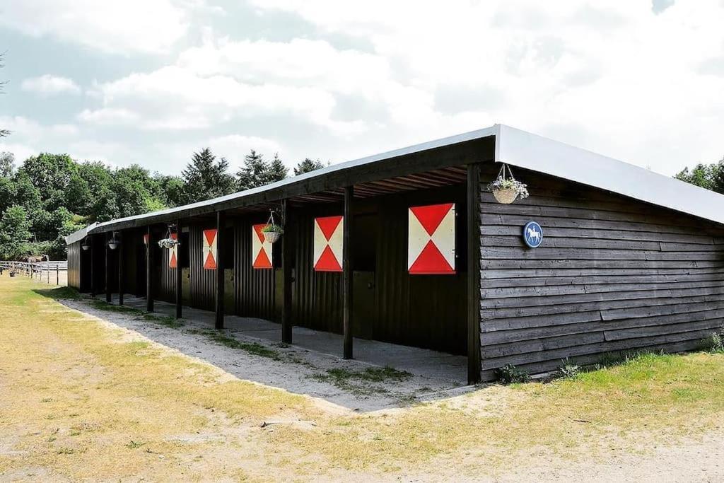 Sfeervol Chalet In Het Bos Nunspeet Esterno foto